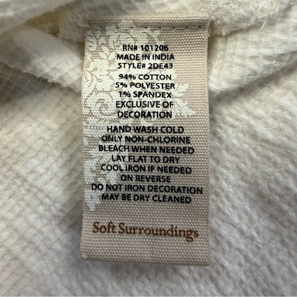 Soft Surroundings Embroidered Tunic Top White Red Pink Size Medium Boho - Picture 11 of 11